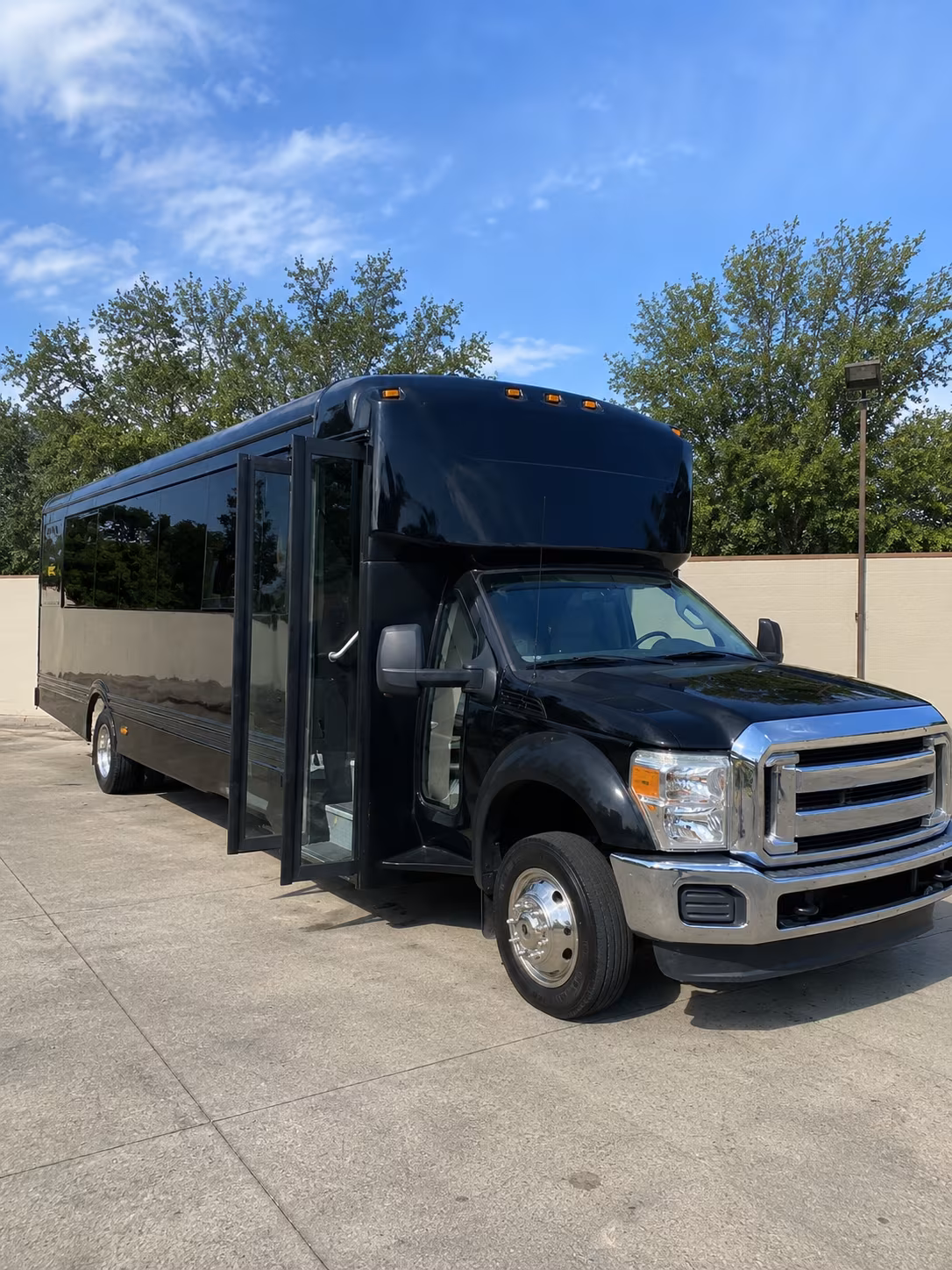 cherry hill 20 passenger party bus